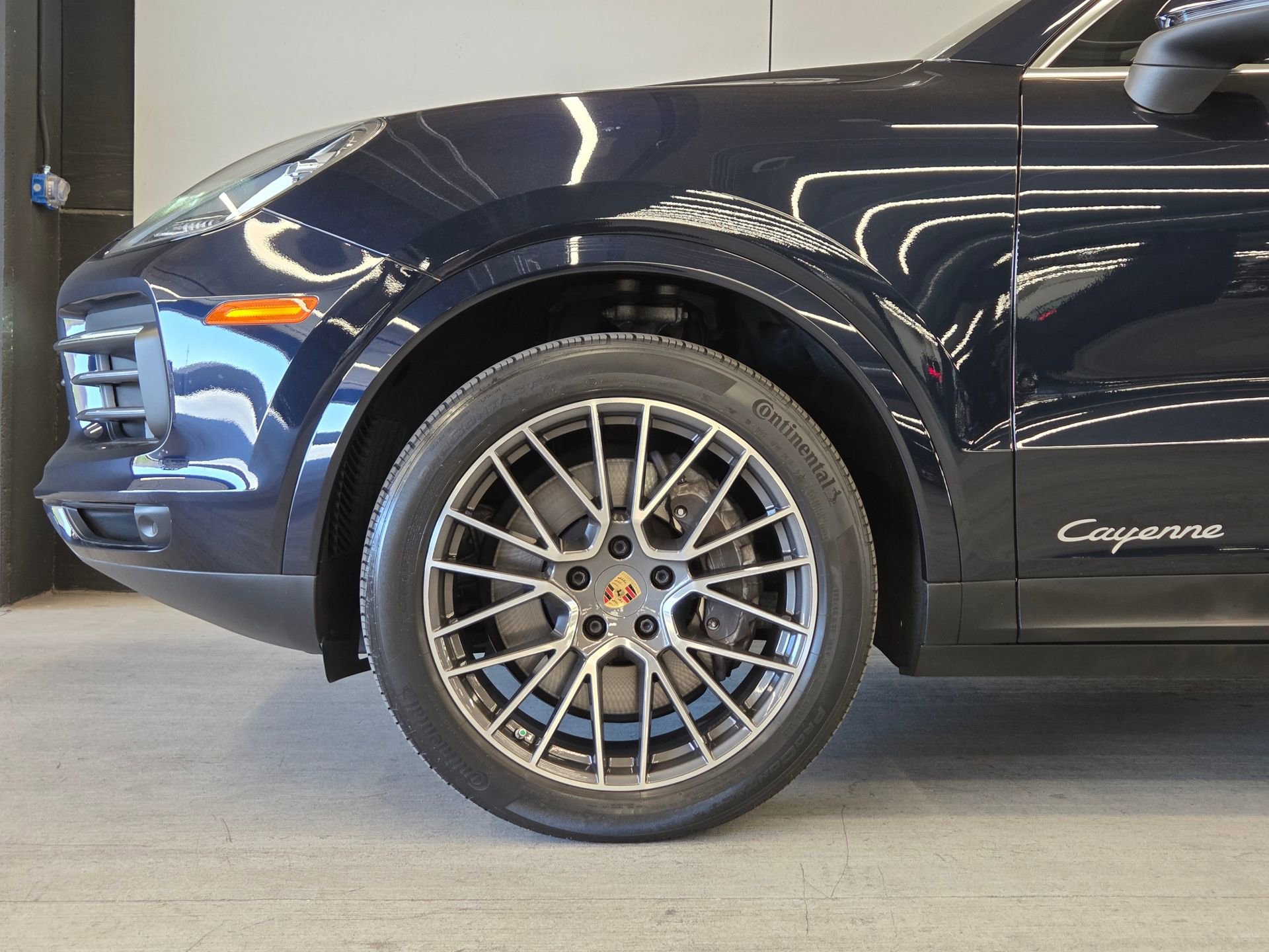 Certified 2022 Porsche Cayenne AWD/4WD image 9