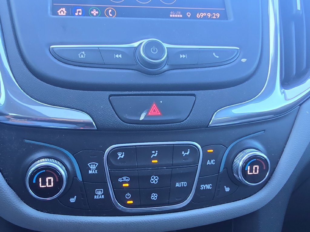 Used 2020 Chevrolet Equinox LT FWD image 32