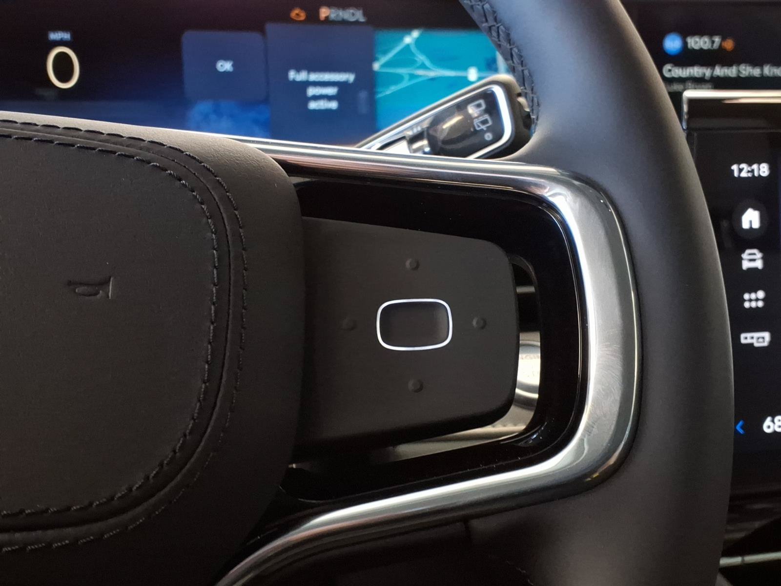 New 2026 Lincoln Nautilus Premier AWD/4WD image 18