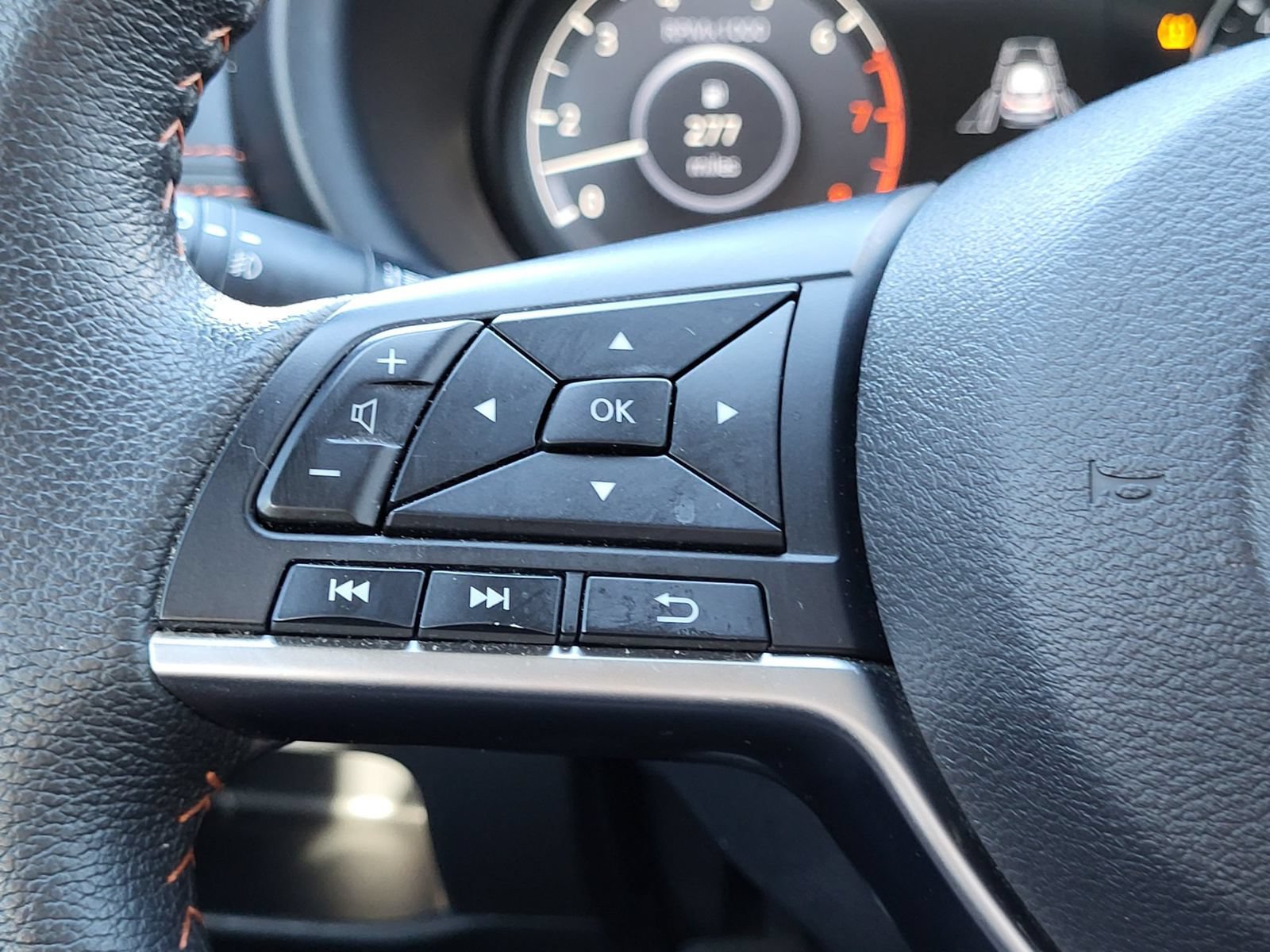 Used 2023 Nissan Kicks SR FWD image 15