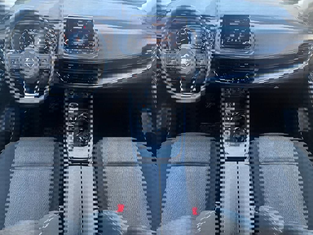 Used 2024 Nissan Rogue SV FWD image 11