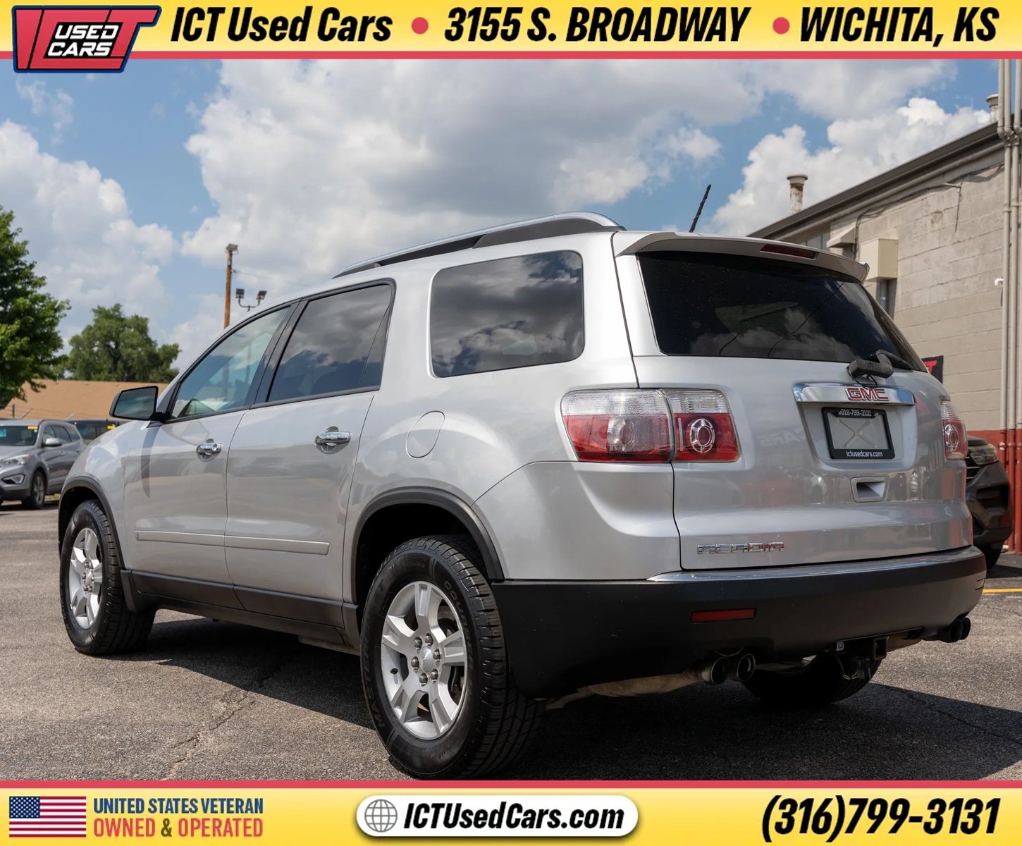 Used 2009 GMC Acadia SLE w/ Preferred Package FWD image 3