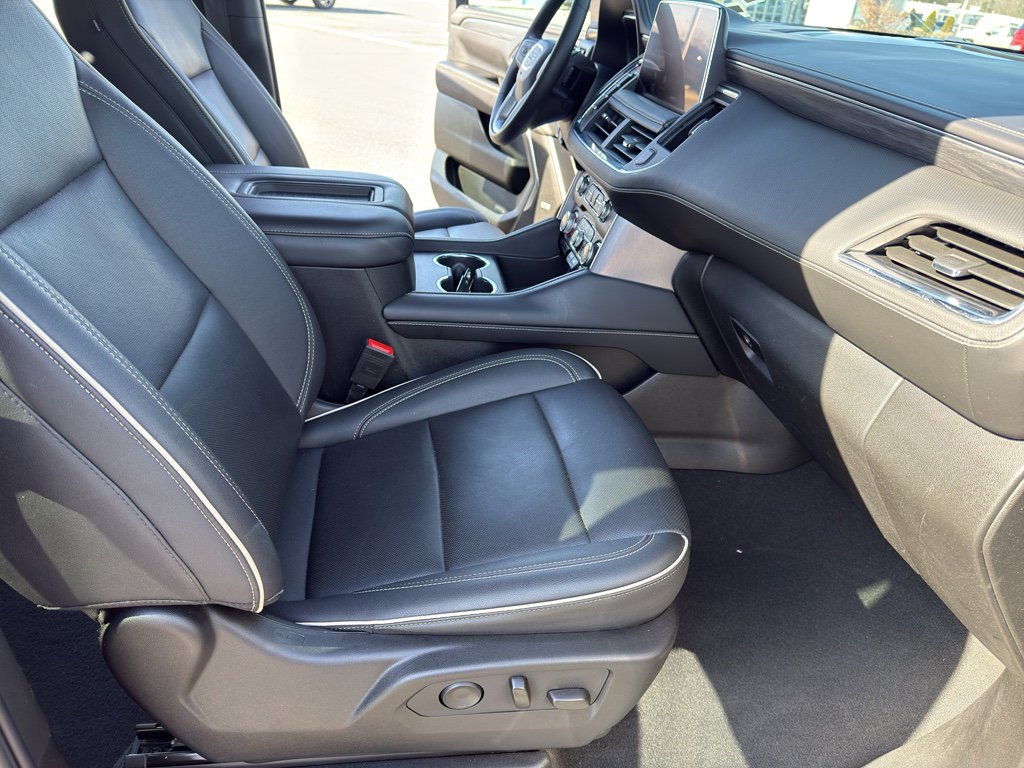 Used 2024 GMC Yukon XL SLT image 32