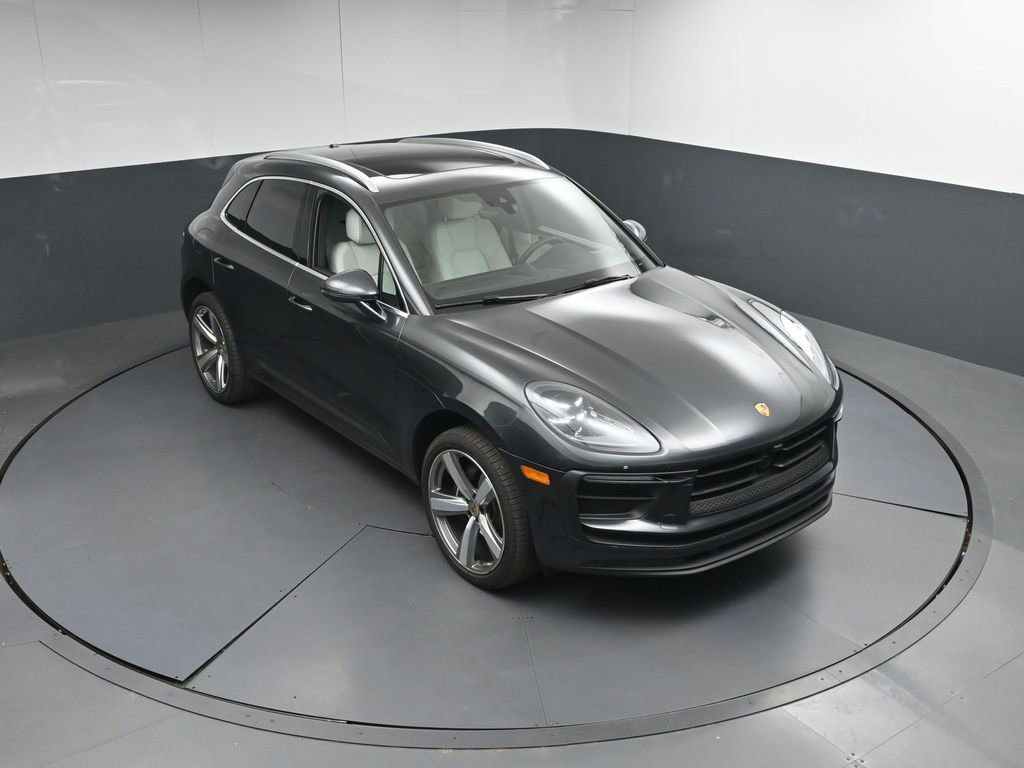 Certified 2024 Porsche Macan AWD/4WD image 38