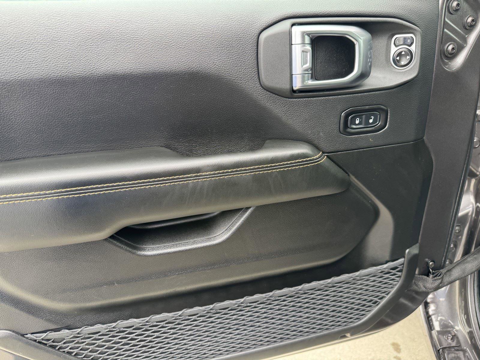 Used 2025 Jeep Wrangler Sahara w/ Safety Group image 16