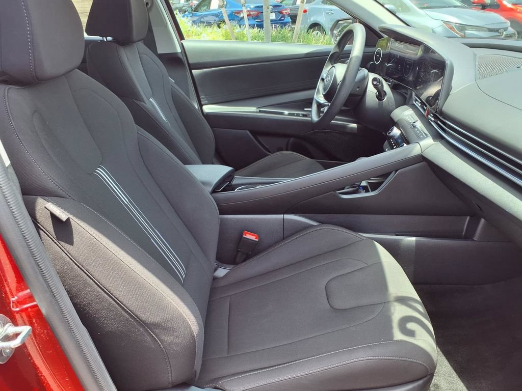 Used 2024 Hyundai Elantra Blue FWD image 14