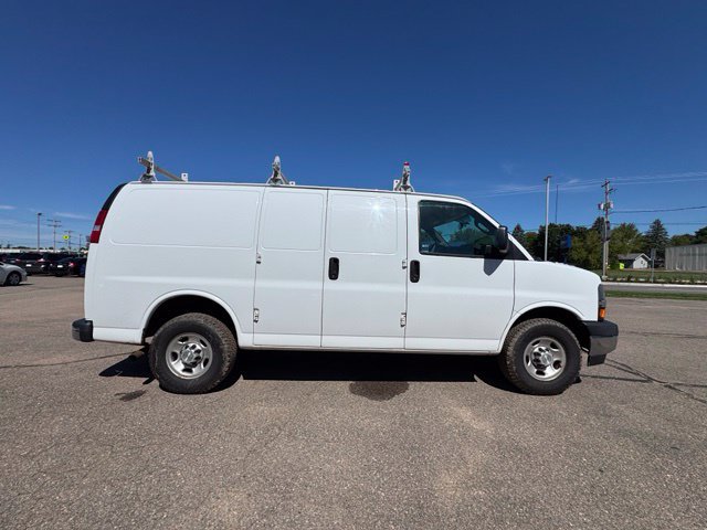 Used 2020 Chevrolet Express 3500 w/ Driver Convenience Package RWD image 8
