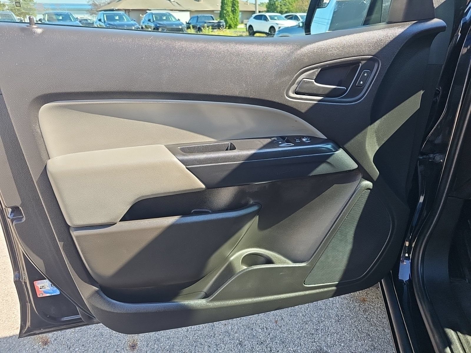 Used 2018 Chevrolet Colorado W/T w/ Custom Special Edition AWD/4WD image 13