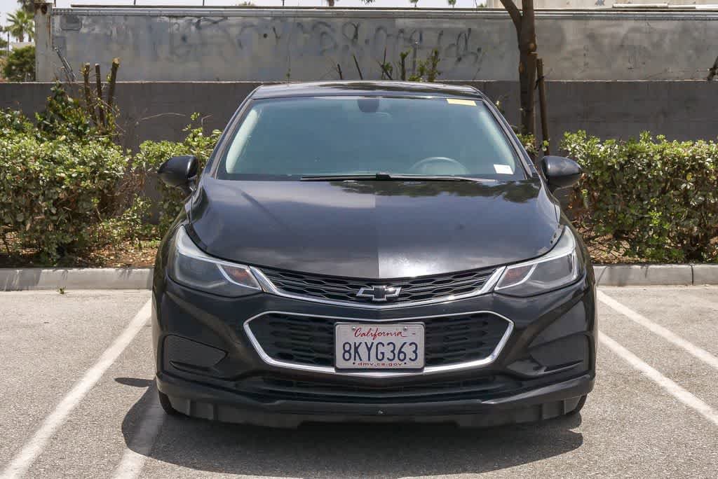 Used 2018 Chevrolet Cruze LT w/ Sun And Sound Package FWD image 2