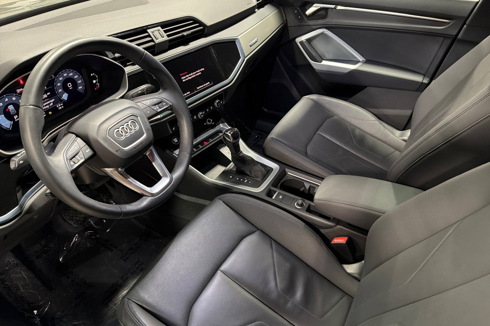 Used 2023 Audi Q3 2.0T Premium w/ Convenience Package image 9