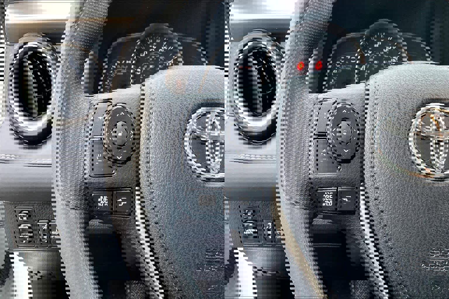 Used 2014 Toyota RAV4 XLE image 21