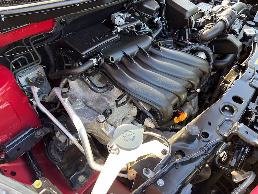 Used 2015 Nissan Versa SV FWD image 28