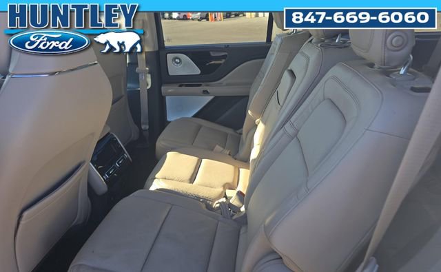 Used 2020 Lincoln Aviator Reserve w/ Equipment Group 202A image 10