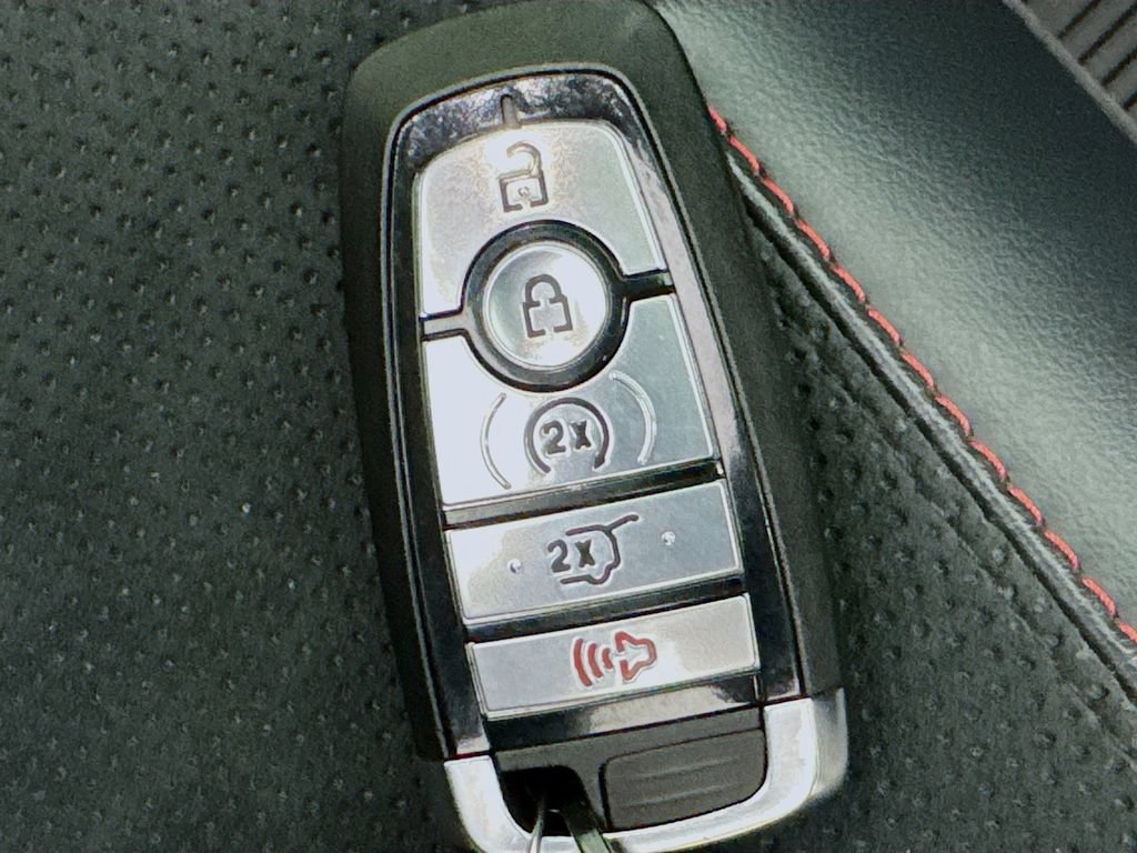 Used 2025 Ford Explorer ST AWD/4WD image 40