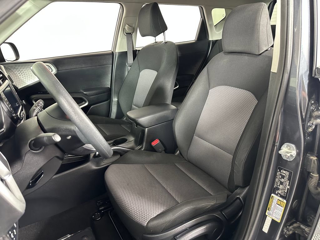 Used 2022 Kia Soul LX w/ Technology Package FWD image 13
