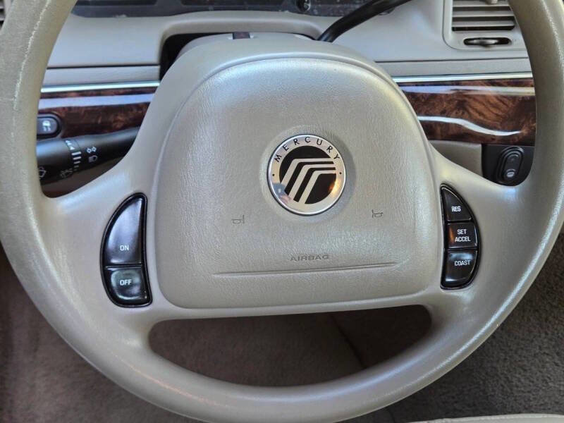 Used 2004 Mercury Grand Marquis GS RWD image 1