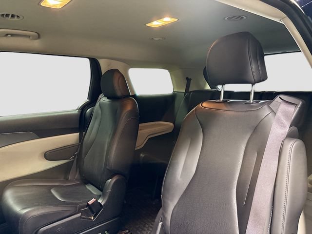 Used 2022 Kia Carnival LX FWD image 23