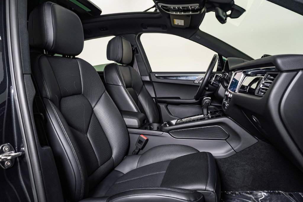 Used 2024 Porsche Macan S AWD/4WD image 15
