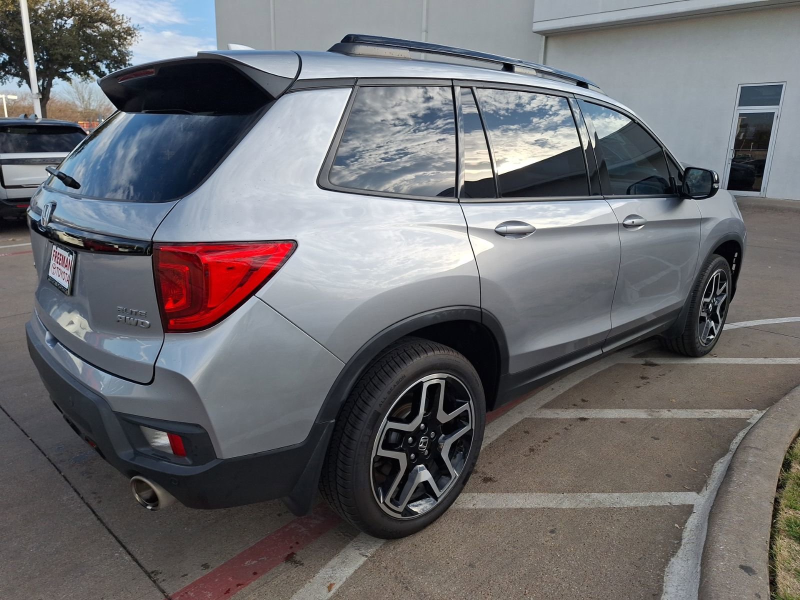 Used 2023 Honda Passport Elite image 6