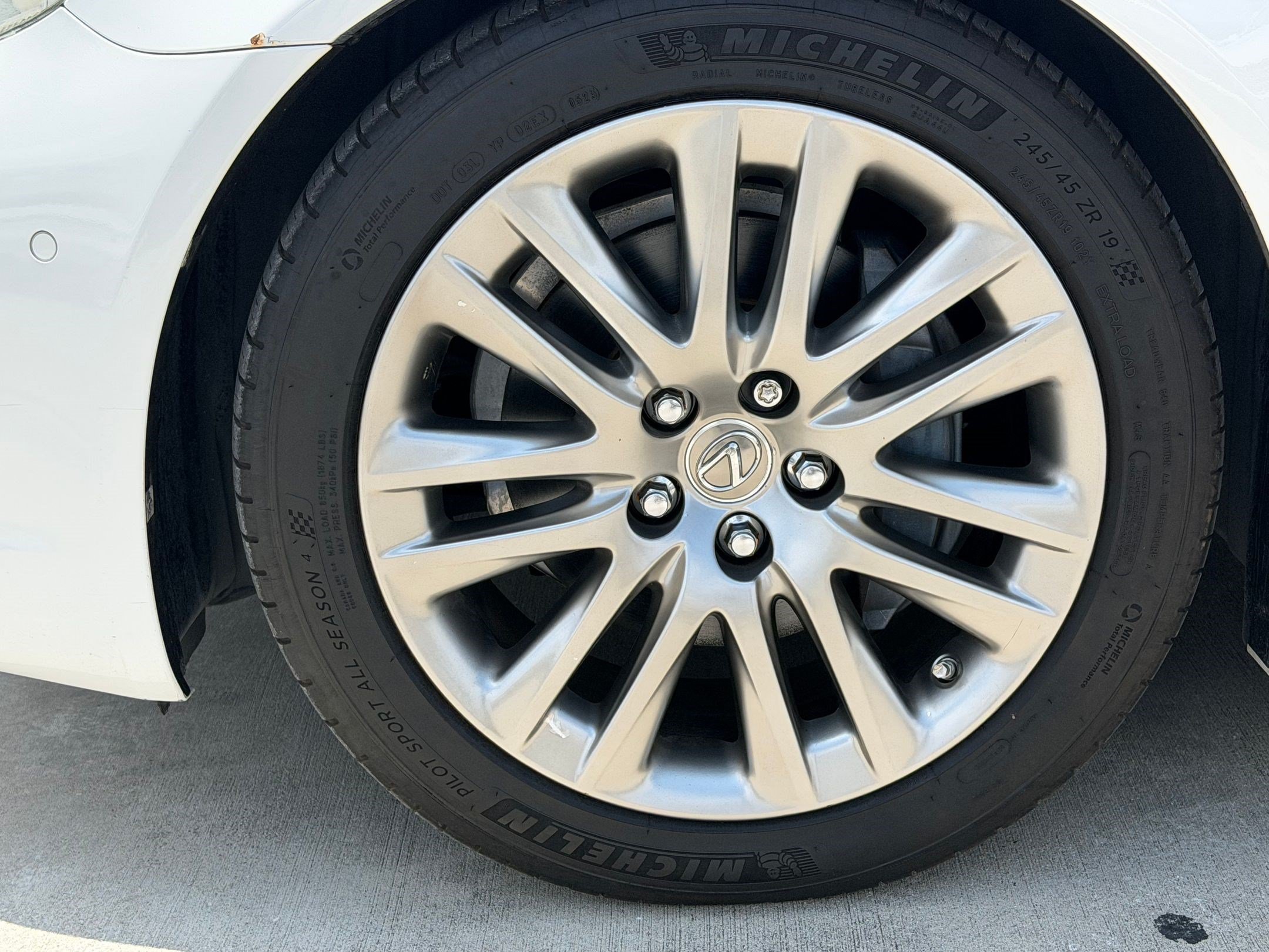 Used 2011 Lexus LS 460 L w/ Luxury Pkg RWD image 11