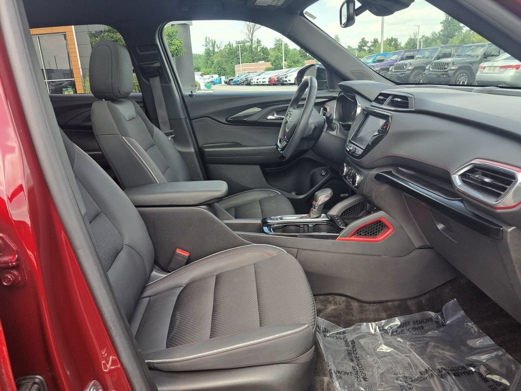 Used 2023 Chevrolet TrailBlazer RS w/ Sun and Liftgate Package AWD/4WD image 33