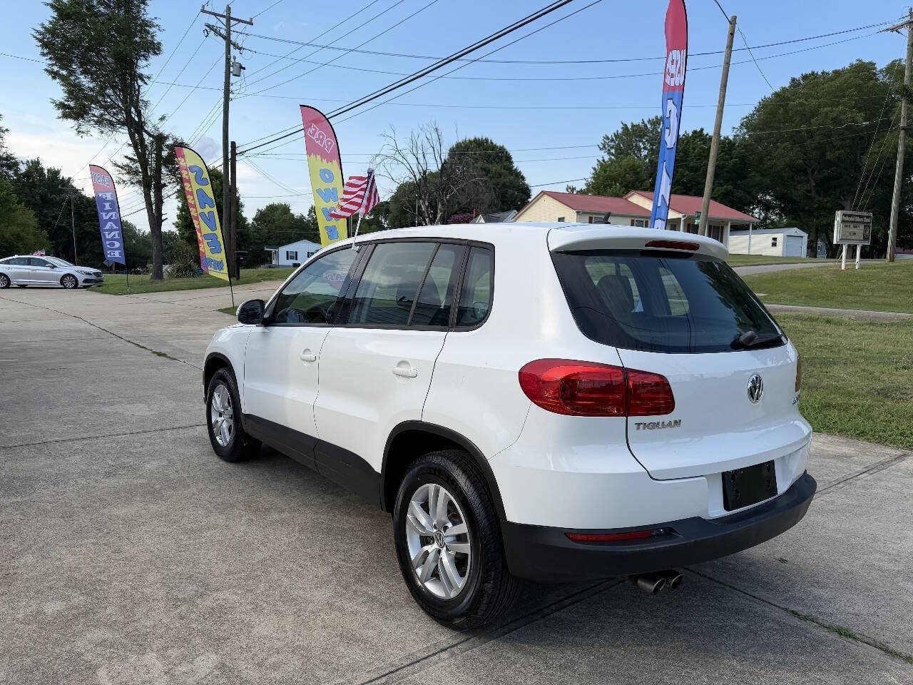 Used 2013 Volkswagen Tiguan S FWD image 4