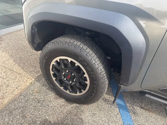 Used 2024 Toyota Tacoma TRD Off-Road w/ TRD Off Road Upgrade Package AWD/4WD image 8