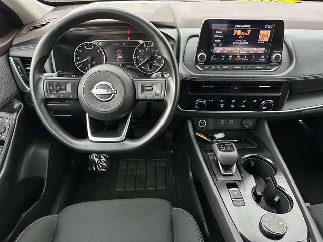 Used 2023 Nissan Rogue S AWD/4WD image 2