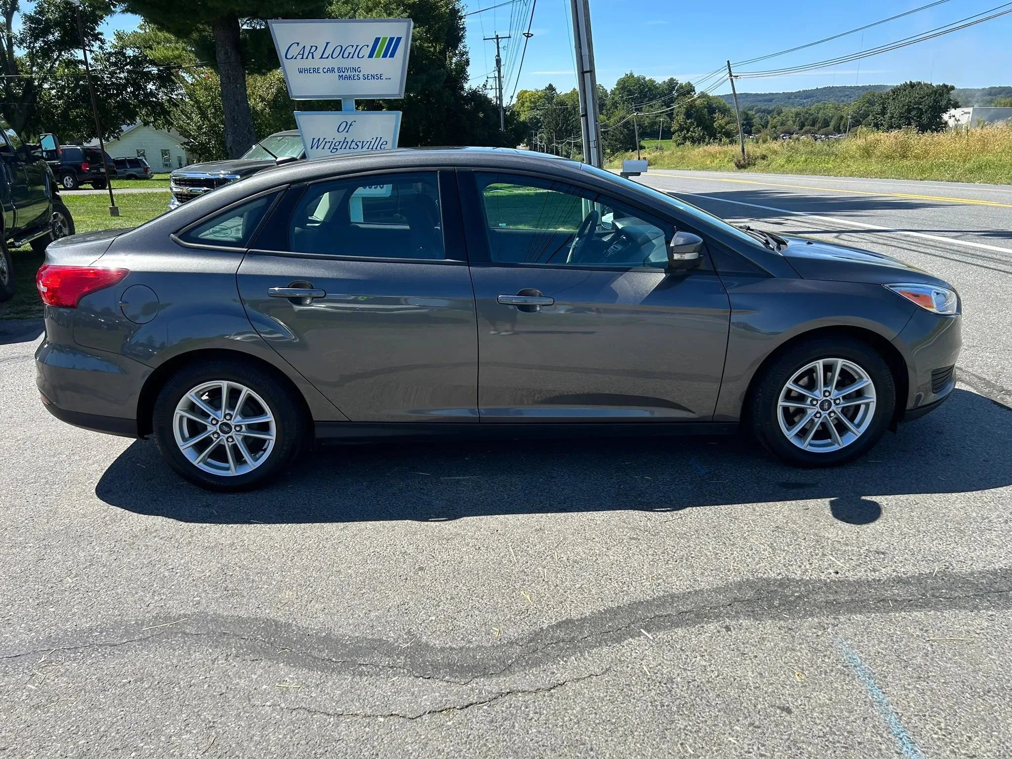 Used 2015 Ford Focus SE FWD image 11
