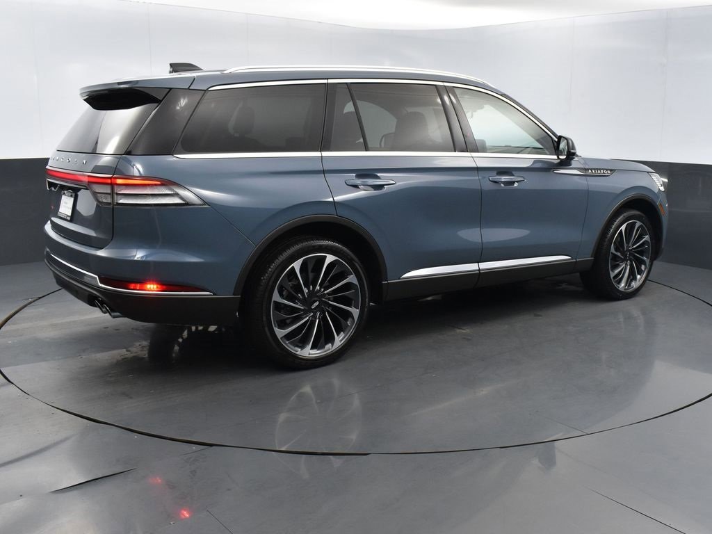 Certified 2025 Lincoln Aviator Reserve w/ Equipment Group 201A image 4
