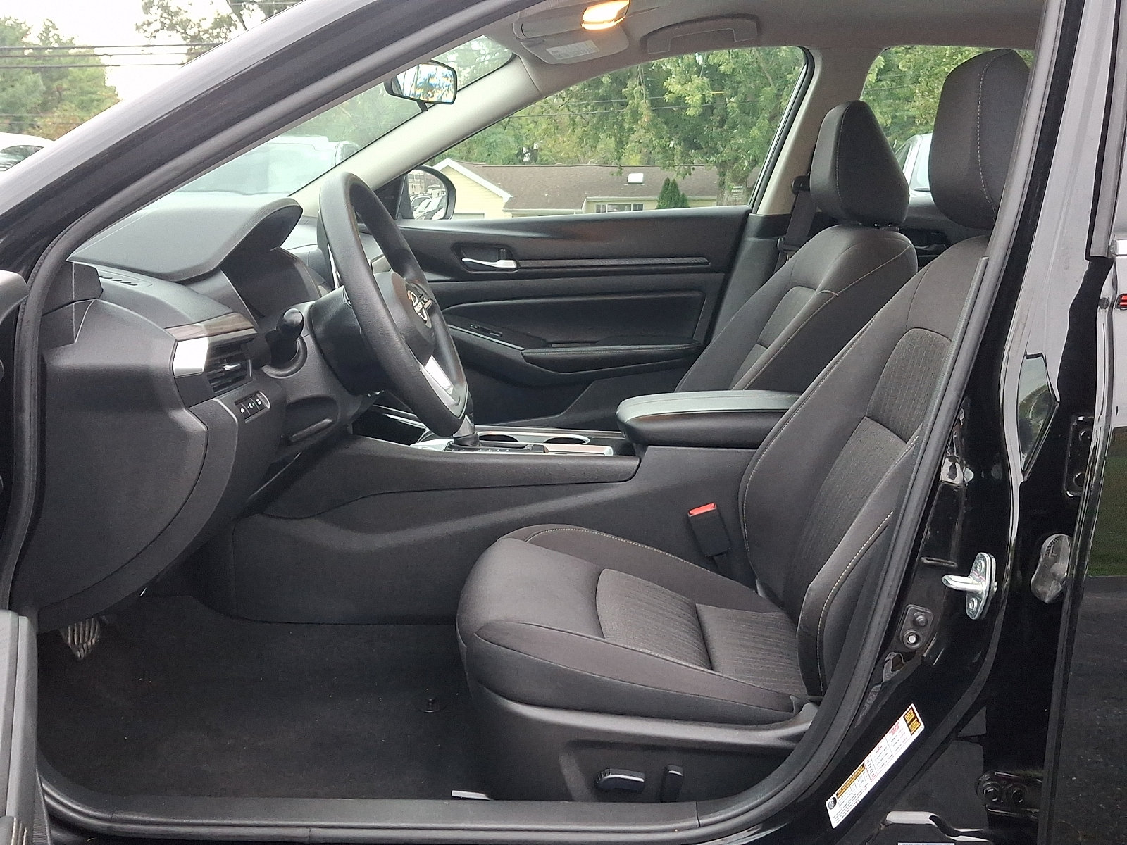 Used 2024 Nissan Altima 2.5 SV AWD/4WD image 13