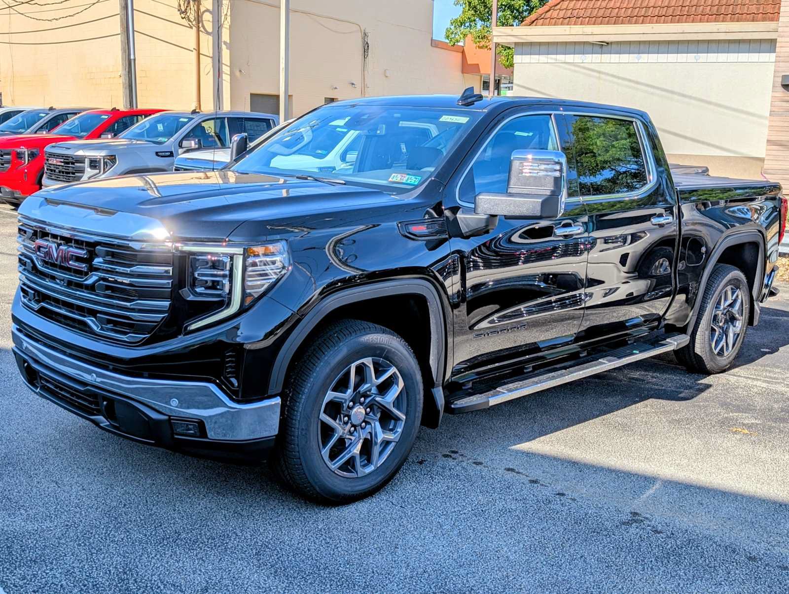 New 2026 GMC Sierra 1500 SLT w/ SLT Premium Plus Package AWD/4WD image 1