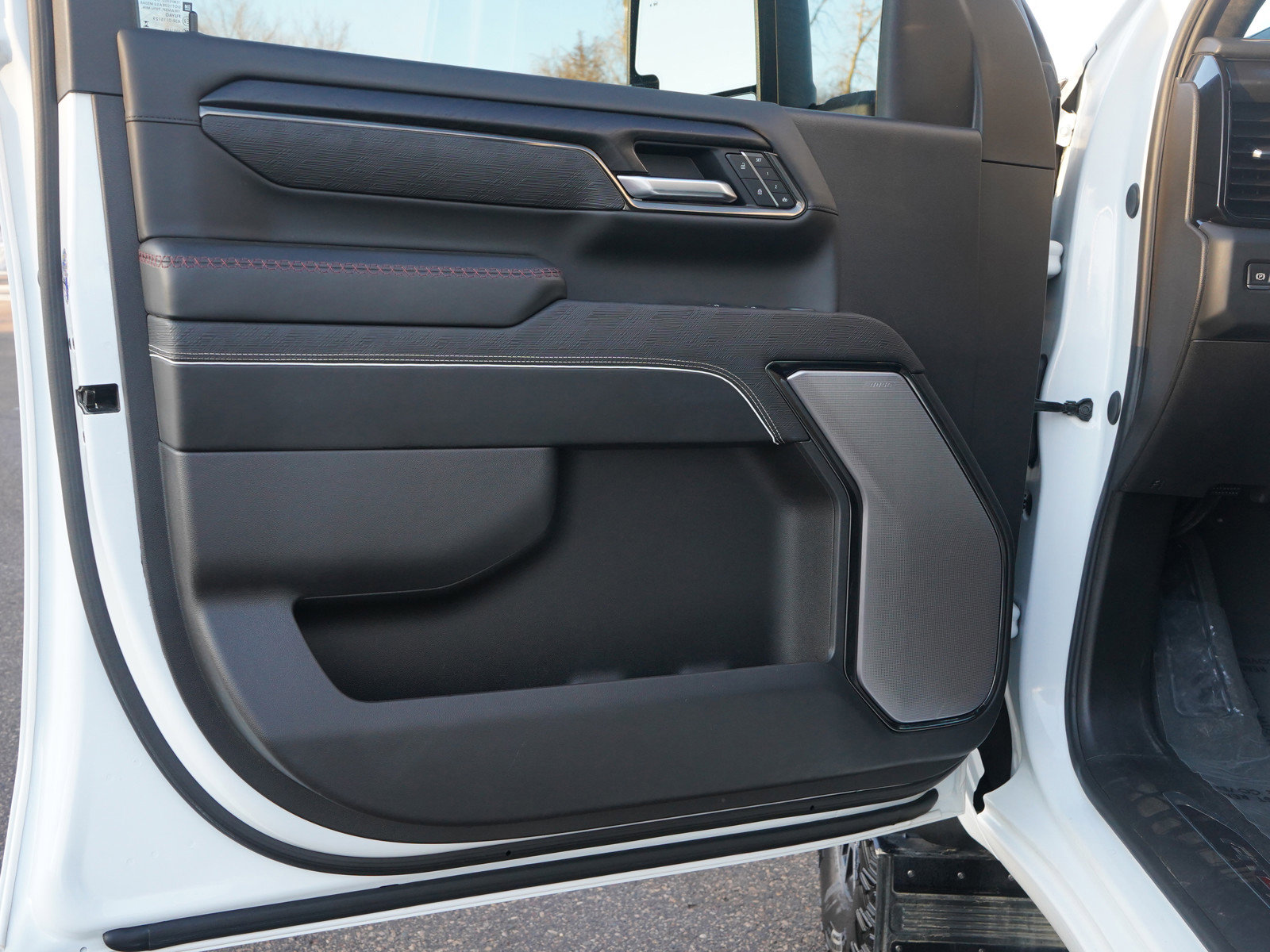 Used 2025 GMC Sierra 2500 AT4X image 21
