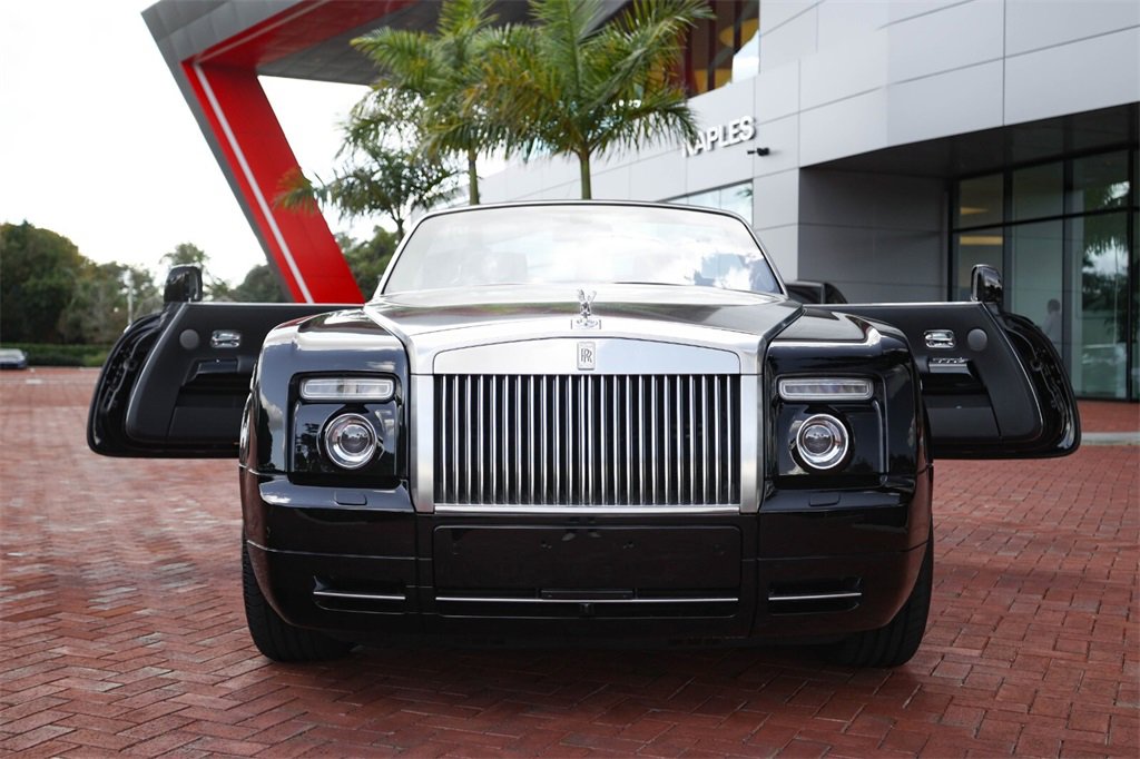 Used 2010 Rolls-Royce Phantom Drophead Coupe image 25