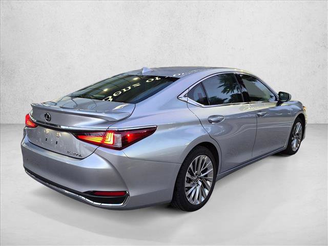 Used 2023 Lexus ES 300h Ultra Luxury w/ Accessory Package (Z1) FWD image 5
