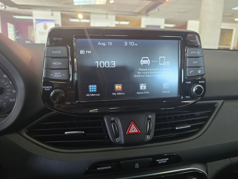 Used 2018 Hyundai Elantra GT FWD image 19