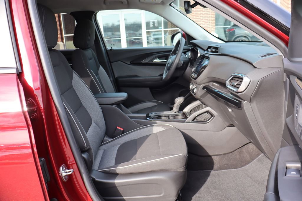 Used 2023 Chevrolet TrailBlazer LT w/ Convenience Package image 40