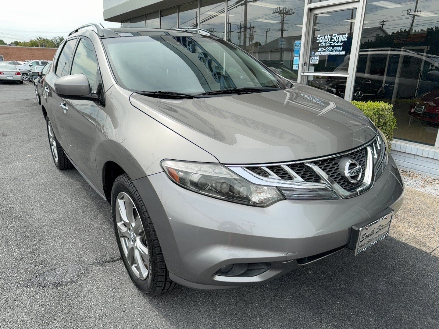 Used 2012 Nissan Murano LE w/ Platinum Pkg AWD/4WD image 2