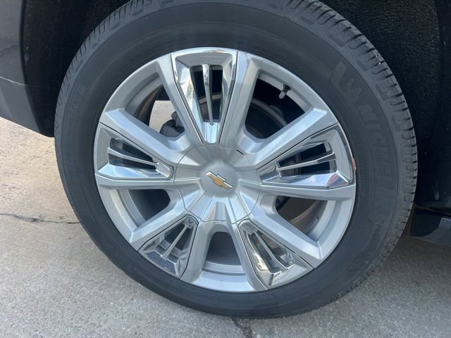 Used 2021 Chevrolet Tahoe High Country w/ Premium Package image 3