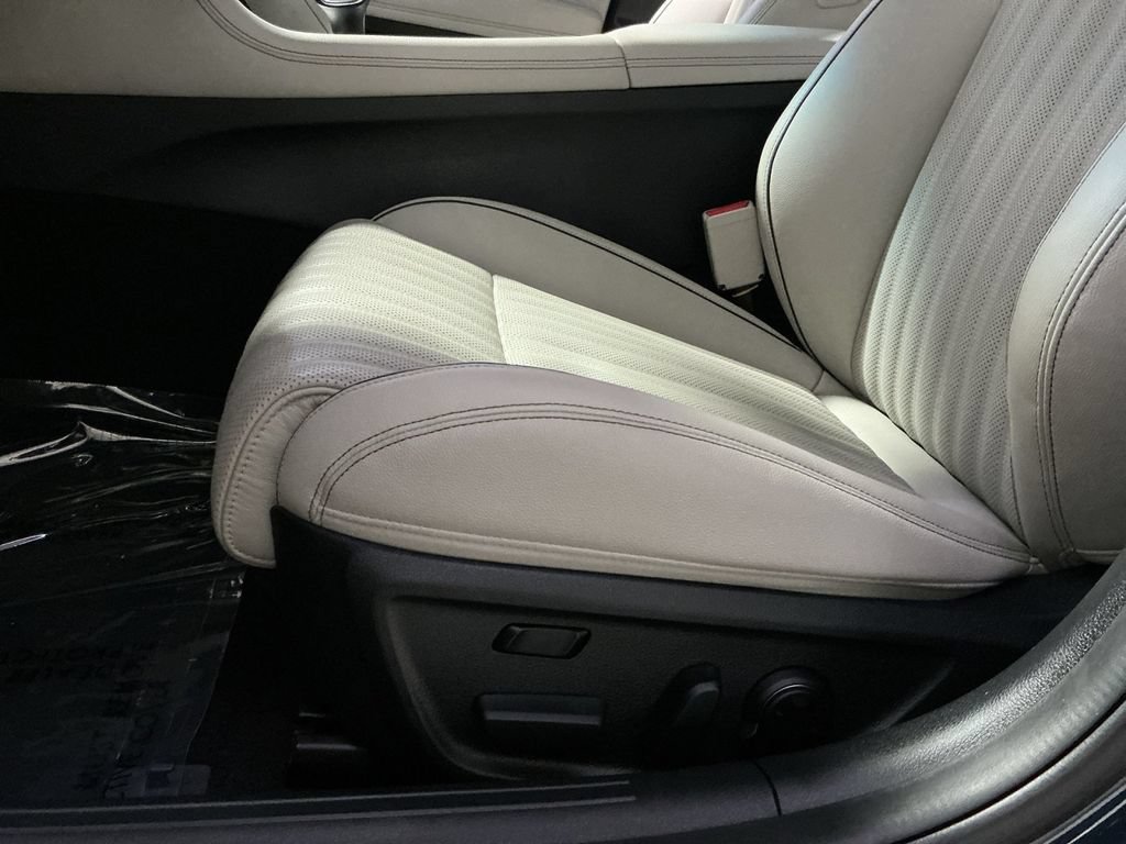 Used 2023 Genesis G70 3.3T w/ Sport Advanced Package AWD/4WD image 15
