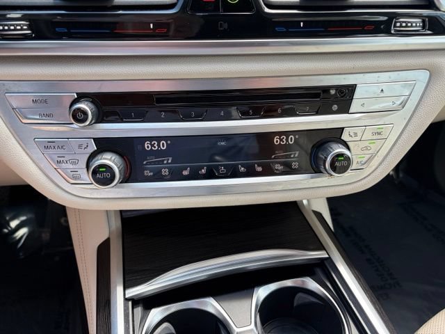 Used 2016 BMW 750i RWD image 25