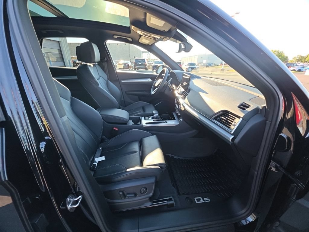 Used 2024 Audi Q5 2.0T Premium AWD/4WD image 34