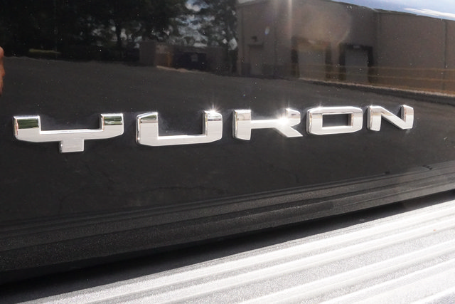 Used 2023 GMC Yukon SLT w/ SLT Premium Package AWD/4WD image 36