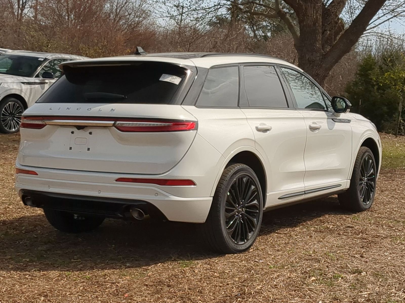 New 2026 Lincoln Corsair Reserve w/ Jet Appearance Package image 3