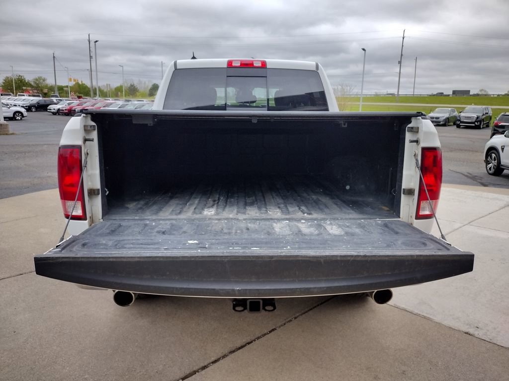Used 2019 RAM 1500 Classic SLT w/ SLT Plus D←cor Group AWD/4WD image 18