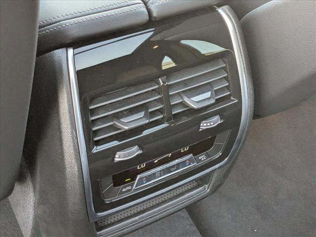 Used 2025 BMW X5 xDrive40i w/ Parking Assistance Package AWD/4WD image 18