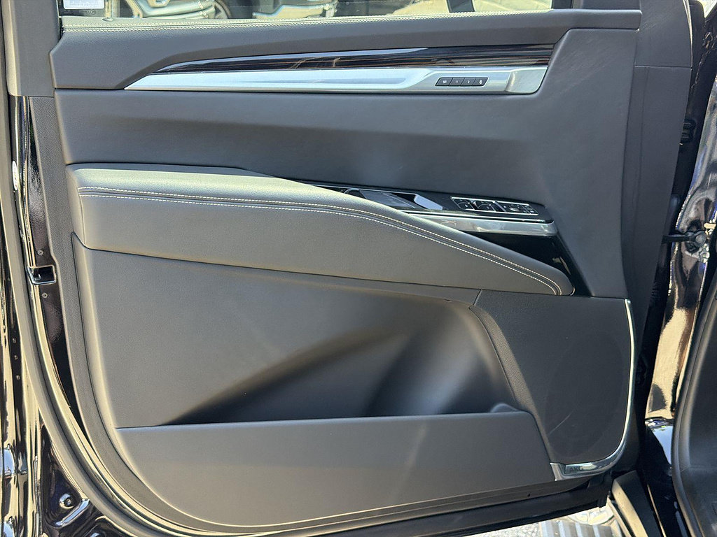 Used 2026 Cadillac Escalade ESV Luxury RWD image 22