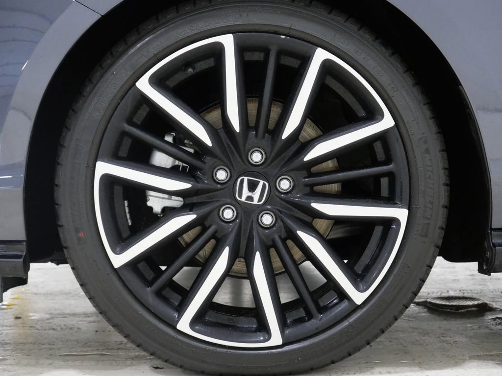 Used 2025 Honda Accord Touring image 10