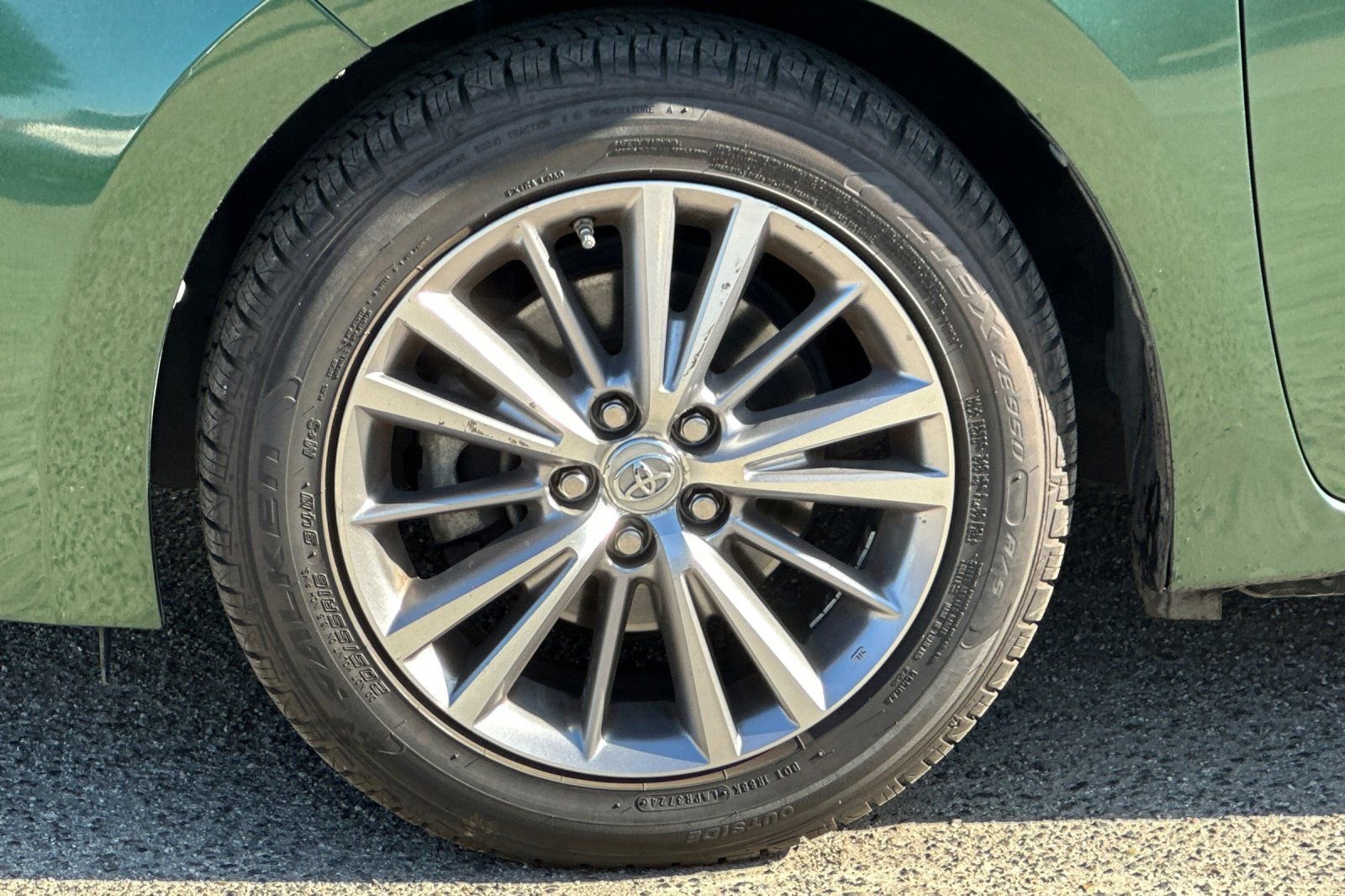 Used 2014 Toyota Corolla LE image 24