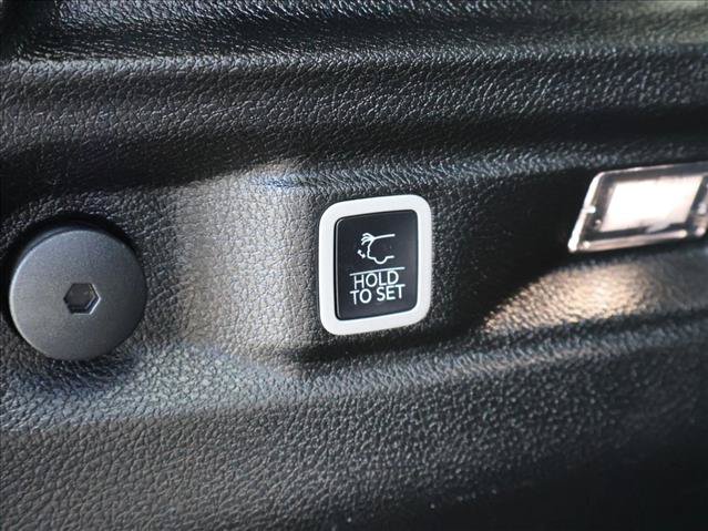 Used 2022 Jeep Grand Cherokee L Limited AWD/4WD image 7